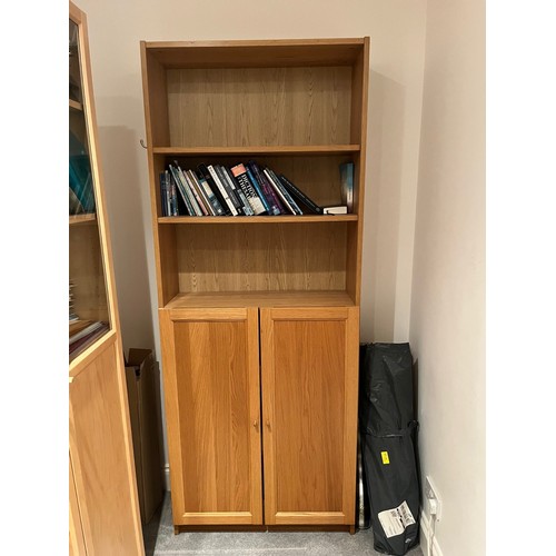 1431 - A modern shelf cabinet, 80cm wide, 30cm deep, 201cm high. Contents not included. This item is not he... 