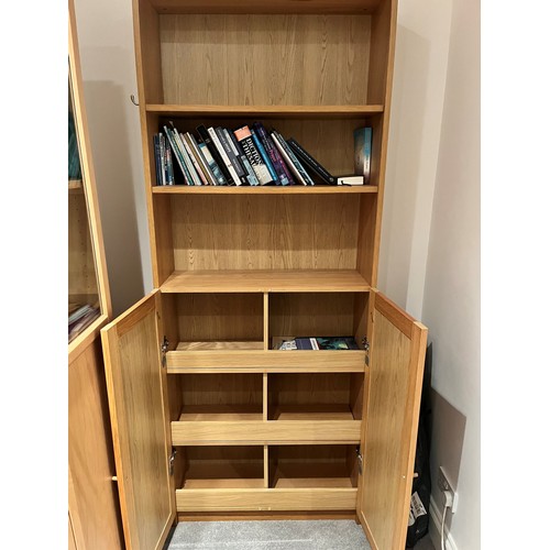 1431 - A modern shelf cabinet, 80cm wide, 30cm deep, 201cm high. Contents not included. This item is not he... 