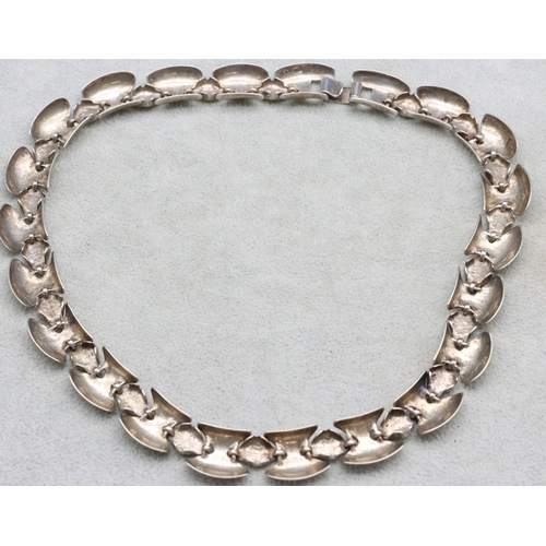 575 - A Chinese signed silver coloured metal fish scale style collar necklace, 46cm long, 51.4 grams