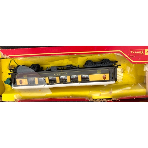 2064 - A quantity of various Tria-ng model railway carriages, tracks, bridge 