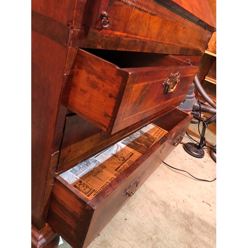 2092 - An 18th Century walnut bureau, 97cm wide, 51.5cm deep, 99.5cm high, (in need of restoration). This i... 