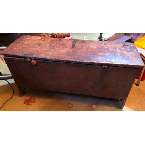 2093 - An oak coffer, 97.5cm wide, 36cm deep, 49m high (hinges loose). This item is not held by PF Windiban... 