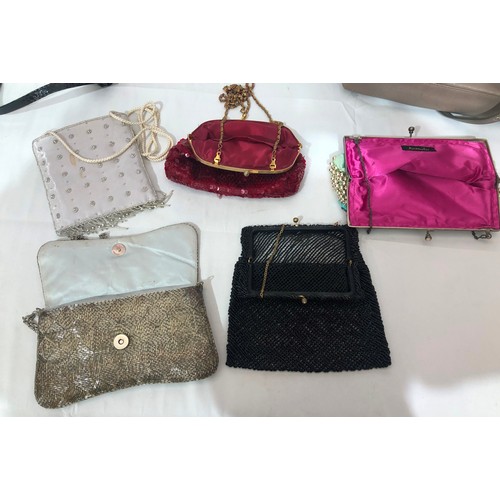 2280 - 8 vintage ladies' handbags