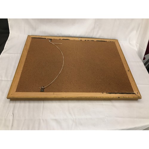 2282 - A gilt framed mirror, 60.5 x 80.5cm.