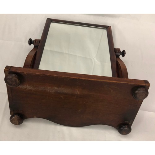 2283 - A dressing table mirror, base 41.5cm wide, 22.5cm deep, 51cm high overall.