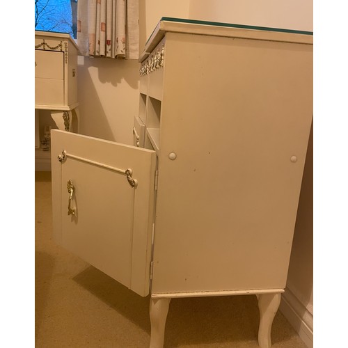 2343 - A pair of white bedside tables, 35cm wide, 31cm deep, 70cm high. This item is not held by PF Windiba... 