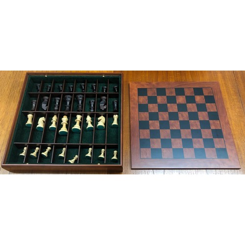 2351 - A Dal Negro Treviso Italy chess set with wooden pieces and box, 37.5cm x 37.5cm. (Complete set and i... 