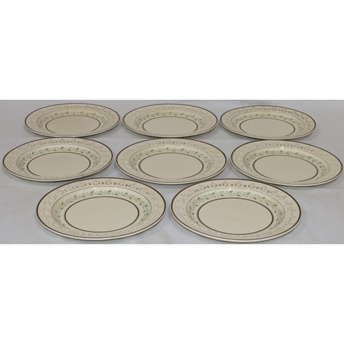 70 - A set of 8 early Wedgwood Creamware round plates with pierced rims and green leaf decoration, 23.5cm... 