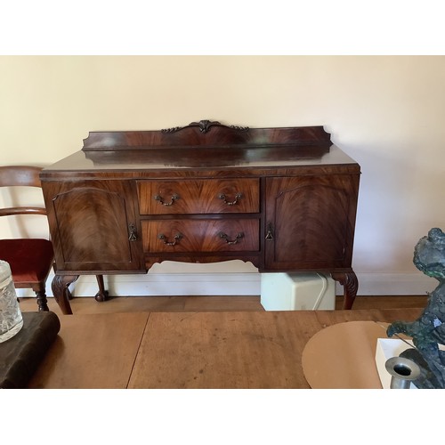 2350 - A mahogany sideboard, 137cm wide, 49.5cm deep, 37cm high to top and 110.5cm including back panel. Th... 