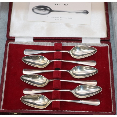 240 - A set of 6 Elizabeth II rat tail silver grapefruit spoons, Sheffield, 1968, in fitted red leather ca... 