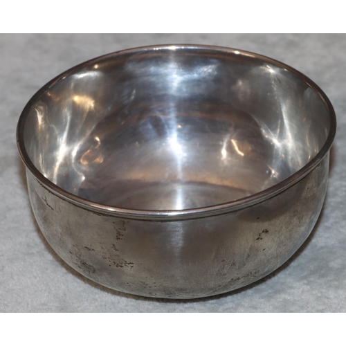 248 - A Birmingham silver plain round sugar bowl, 10cm diameter, 2.5oz