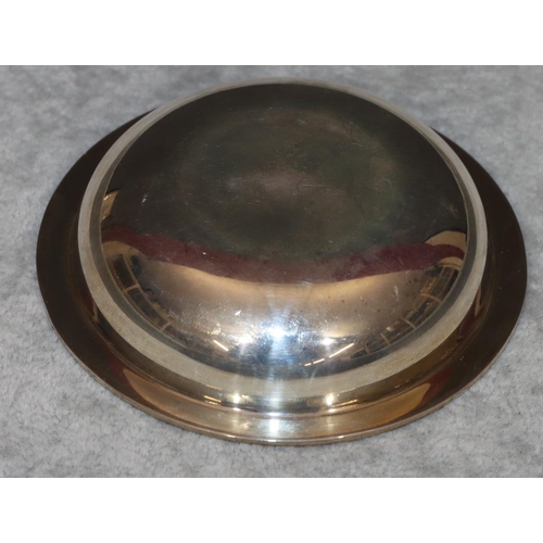 260 - A Birmingham silver round shallow bowl with raised rim, 9.5cm diameter, 1.9oz