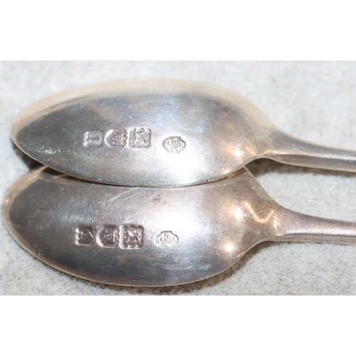 266 - A set of 6 Edward VII silver teaspoons, London 1906, in fitted black leather case, 2.6oz