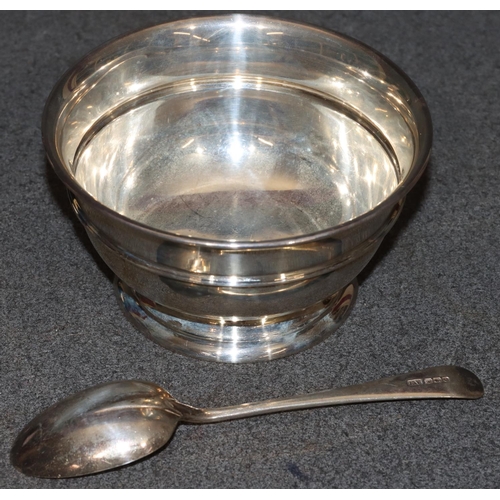 272 - A Sheffield silver bowl and spoon, maker's mark EV, in fitted black leather case, 5.8oz