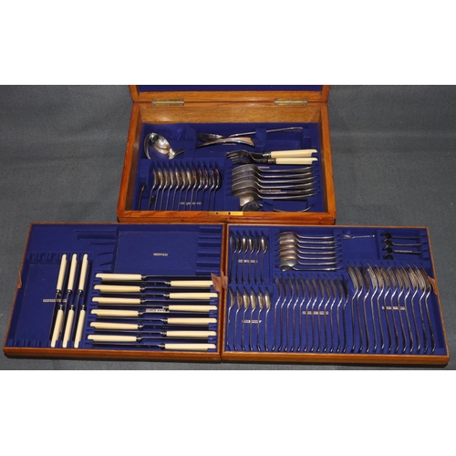 281 - A silver plated flatware service in fitted oak canteen with hinged lid, enclosing 3 trays (1 sauce l... 