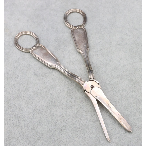 335 - A pair of 19th Century silver grape scissors, maker's mark Francis Higgins, 3.6oz