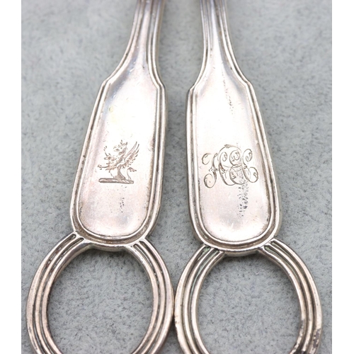 335 - A pair of 19th Century silver grape scissors, maker's mark Francis Higgins, 3.6oz