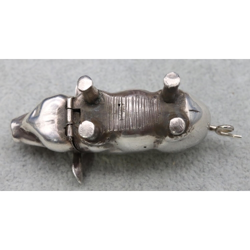 340 - A London silver novelty vesta case in the form of a pig with hinged head, 6.5cm long, 0.73oz