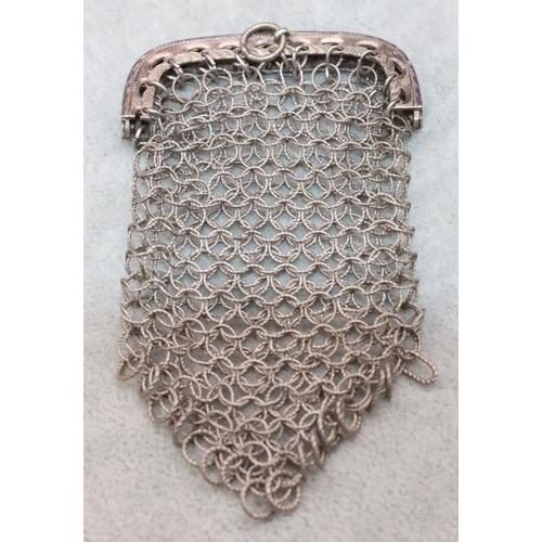 362 - A George III silver mail chain purse with hinged top, Birmingham 1813, maker Samuel Pemberton, 0.90o... 