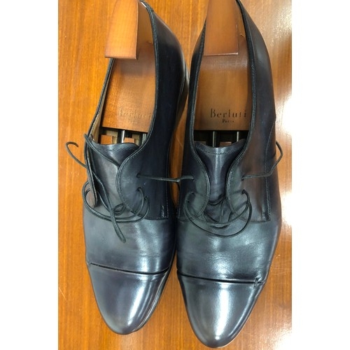 2354 - A pair of gentlemen's black leather Berluti, Paris lace up Oxford shoes, Size 8, with Berluti stretc... 