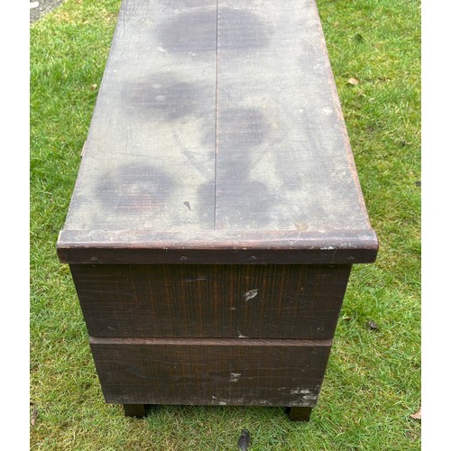 2358 - An oak storage box (base made of ply), 50cm high, 105cm wide, 39cm deep.