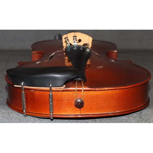 556 - An Oriental Skylark brand People's Republic of China violin, with 2-piece back, back 36.5cm long (Ca... 