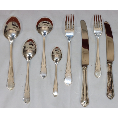 183 - A silver plated 8-place setting flatware service, in fitted canteen