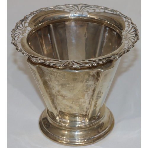 193 - A Sheffield silver small jardiniere with pierced rim, on splayed base, 11.5cm high, 8.2oz