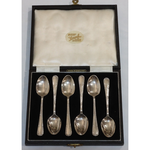 208 - A set of 6 Sheffield silver teaspoons, in fitted black leather case, 1.8oz