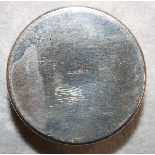 269 - A Continental silver circular pill box with cover, stamped 