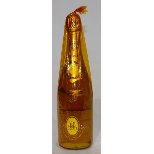 682 - A 750 ml bottle of Louis Roederer 