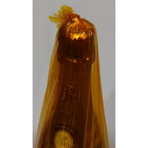 683 - A 750 ml bottle of Louis Roederer 