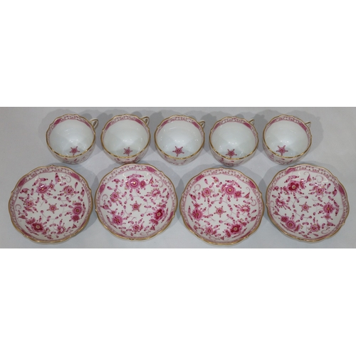 86 - A set of 5 Meissen Indian purple pattern cups and 4 matching saucers (9)