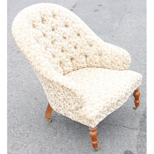 923 - Brights of Nettlebed, good quality reproduction nursing chair with cream buttoned back and allover f... 