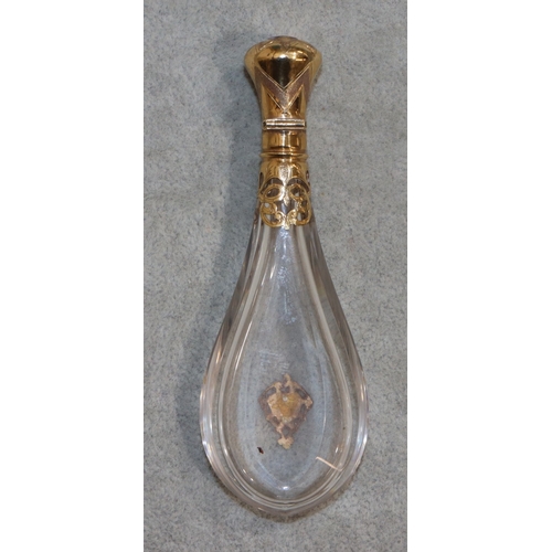 277 - A Continental crystal pear shaped flat scent bottle with silver gilt neck and hinged lid (no inner s... 