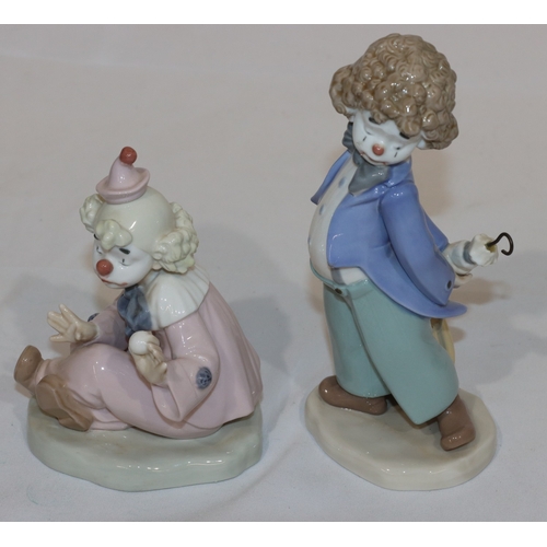 63 - 2 Nao figures of clowns, largest 20cm high (2)