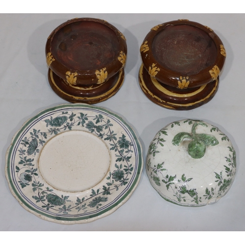 67 - A pair of Yorkshire Ware round bulbous shaped pot stands with leaf decoration, on sweeping bases, 16... 