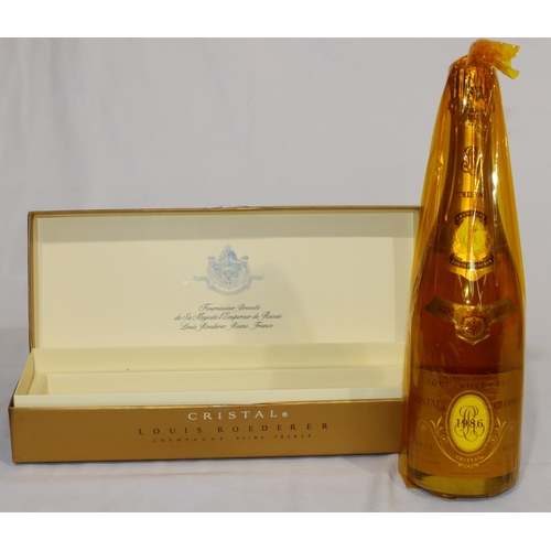 684 - A 750 ml bottle of Louis Roederer 