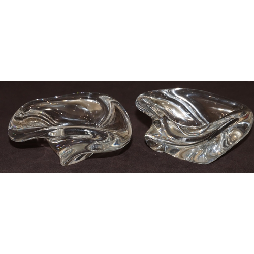 69 - 2 St Louis clear glass scallop shaped ashtrays, 12.5cm wide (2)