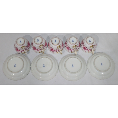 86 - A set of 5 Meissen Indian purple pattern cups and 4 matching saucers (9)