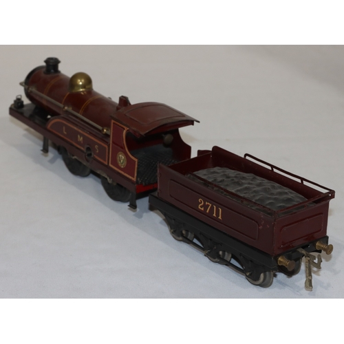 872 - A Hornby LMS 2711 0-Gauge locomotive with tender, 39.5cm long overall