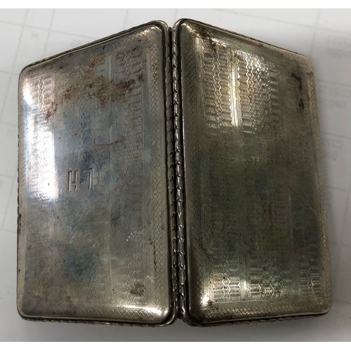 304 - A Continental 800 silver coloured metal rectangular shaped snuff box with hinged top, 7.7cm long, 1.... 