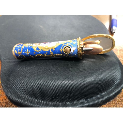 741 - An 18th Century Bilston enamelled and gilt metal etui depicting should length portrait, floral, leaf... 