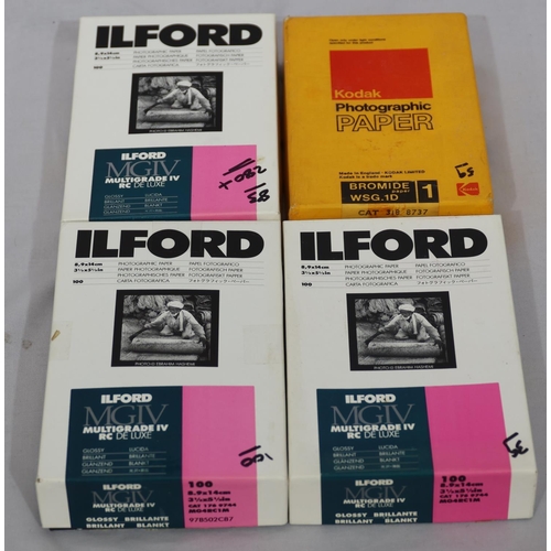 6010 - 280+ AD Packer, R Elliot etc. black and white photographs of buses and trams