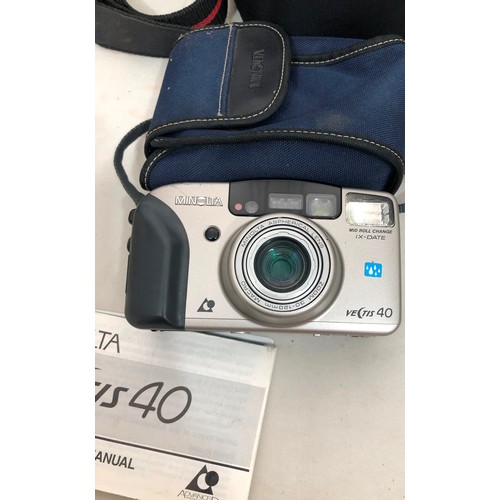 6029 - A Koroll II camera with Bencini 1:8 lens and case, a Kodak Instamatic 233 camera, cased, a Kodak Bro... 