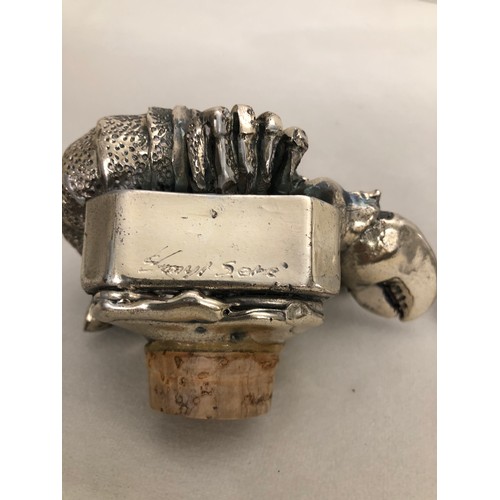 6057 - Emyl Seré 20th Century Italian glass decanter with 800 silver label and 800 Sterling Lobster decante... 