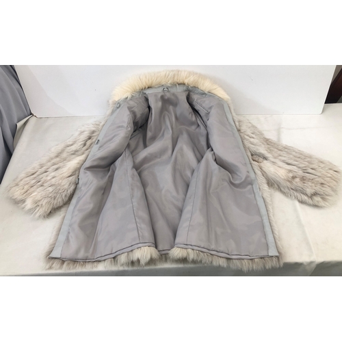 7008 - A vintage ladies silver mink jacket with grey lining, size approx. UK 8/10.