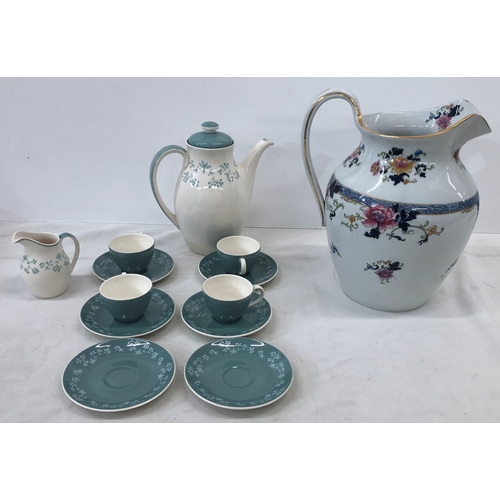 7016 - A Royal Doulton Queenslace pattern part coffee set, 1 coffee pot, 1 jug, 4 cups, 6 saucers and a Cau... 