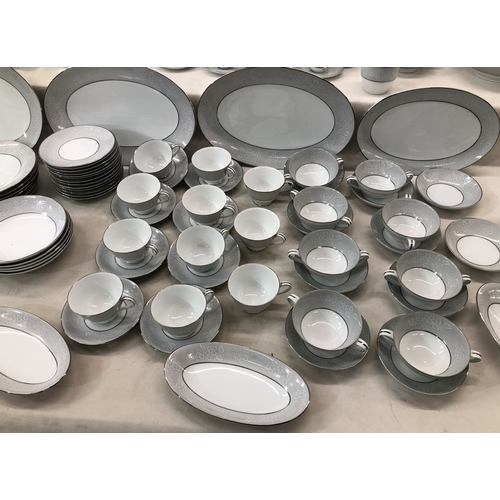 7044 - A large Noritake Damask service, 7 x 26.5cm plates, 6 x 23cm plates, 6 x 21cm plates, 8 x 18cm plate... 