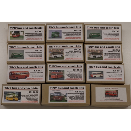 783 - 12 Tiny bus and coach kits 1:76 scale models of buses (all boxed) (12)